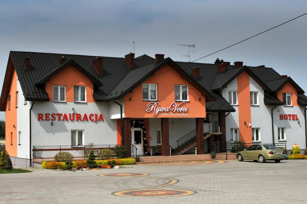 Hotel Restauracja Lorenzo Stopnica 외부 사진