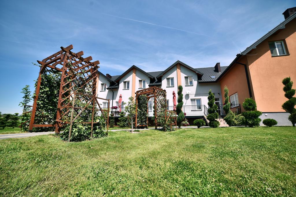 Hotel Restauracja Lorenzo Stopnica 외부 사진