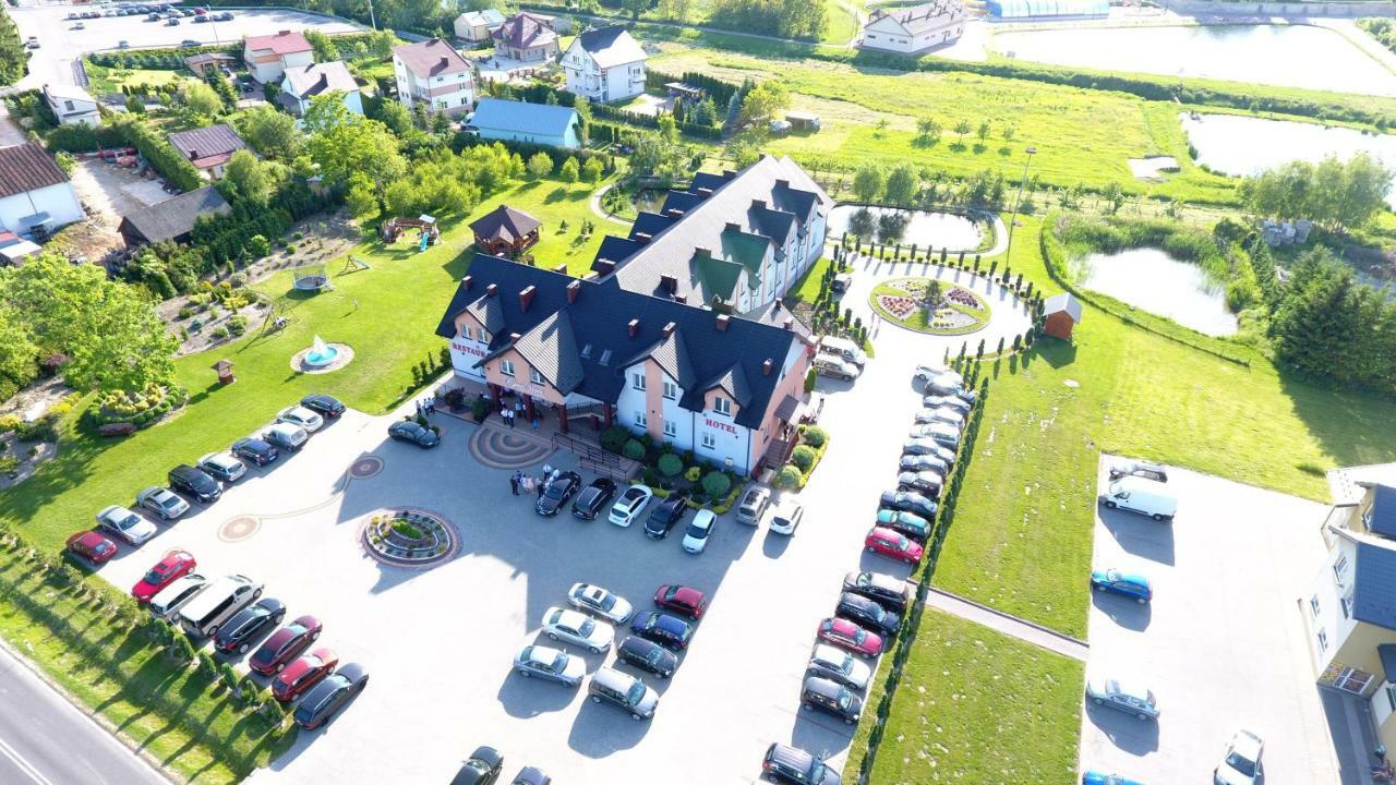 Hotel Restauracja Lorenzo Stopnica 외부 사진