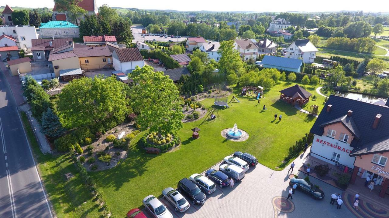 Hotel Restauracja Lorenzo Stopnica 외부 사진